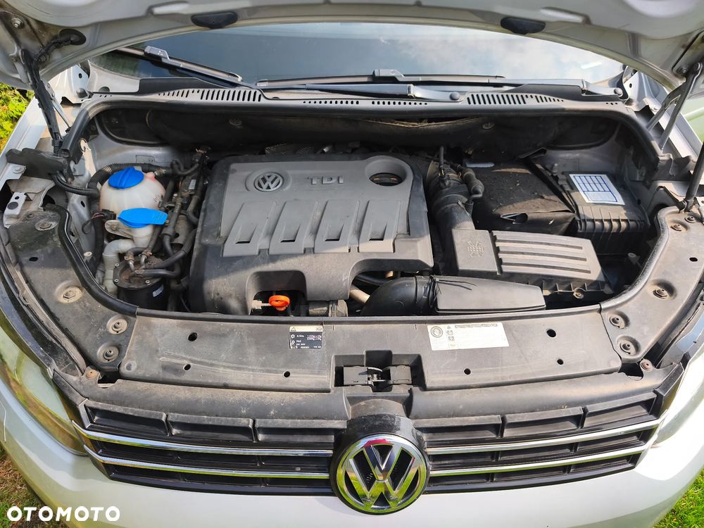 Volkswagen Touran 2.0 TDI DPF STYLE - 32
