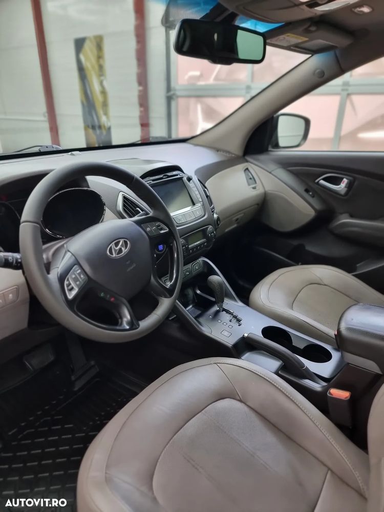 Hyundai ix35 - 12