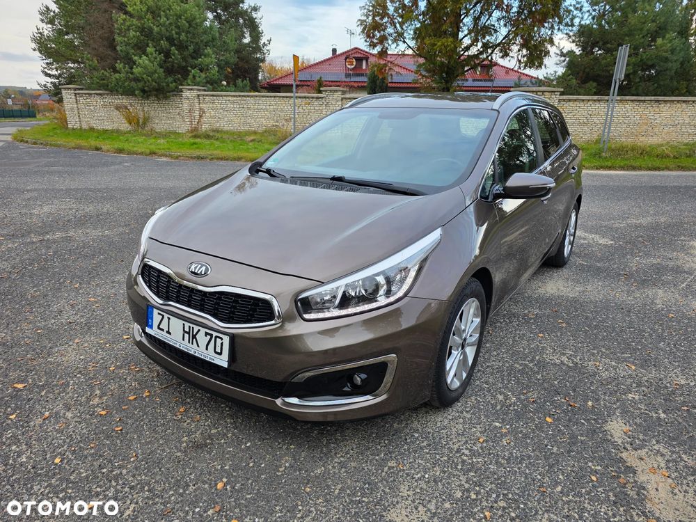 Kia Ceed - 13