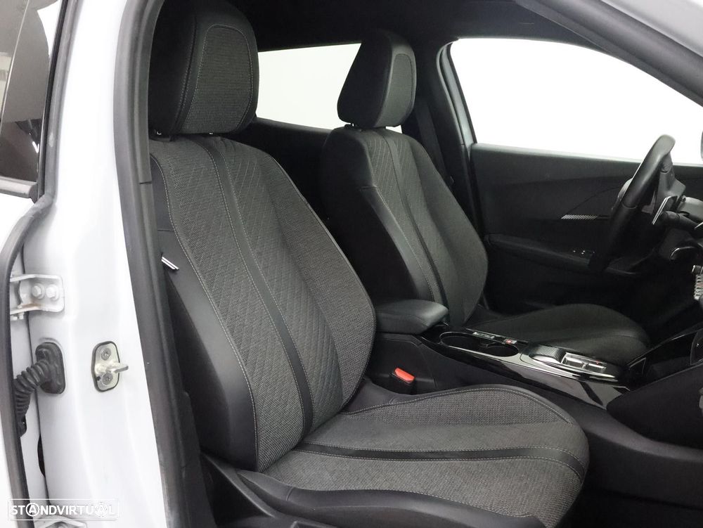 Peugeot 2008 1.2 PureTech Allure Pack EAT8 - 27