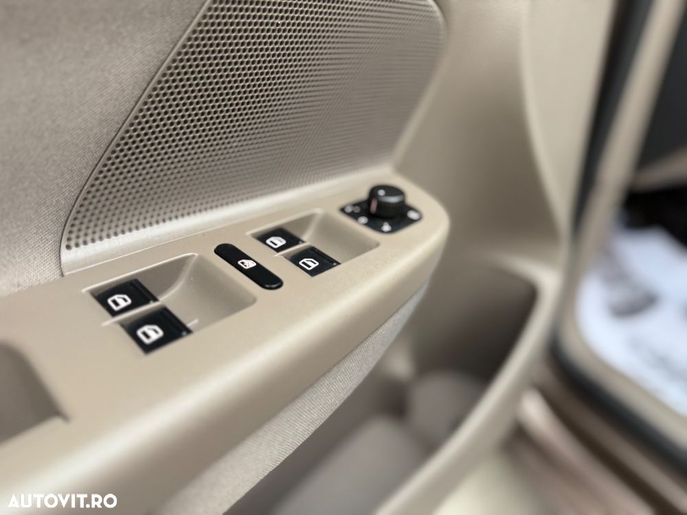 Volkswagen Golf 1.6 TDI BMT Highline - 12