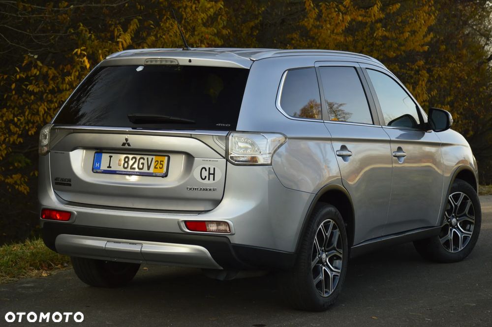 Mitsubishi Outlander 2.0 Intense + Navi 4WD CVT - 5