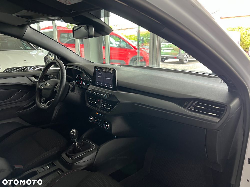 Ford Focus 1.0 EcoBoost mHEV ST-Line - 37