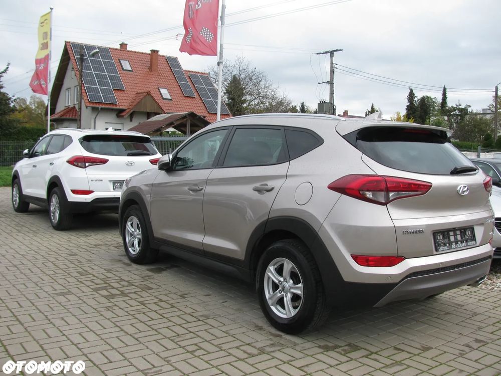 Hyundai Tucson 1.6 GDI BlueDrive Style 2WD - 33