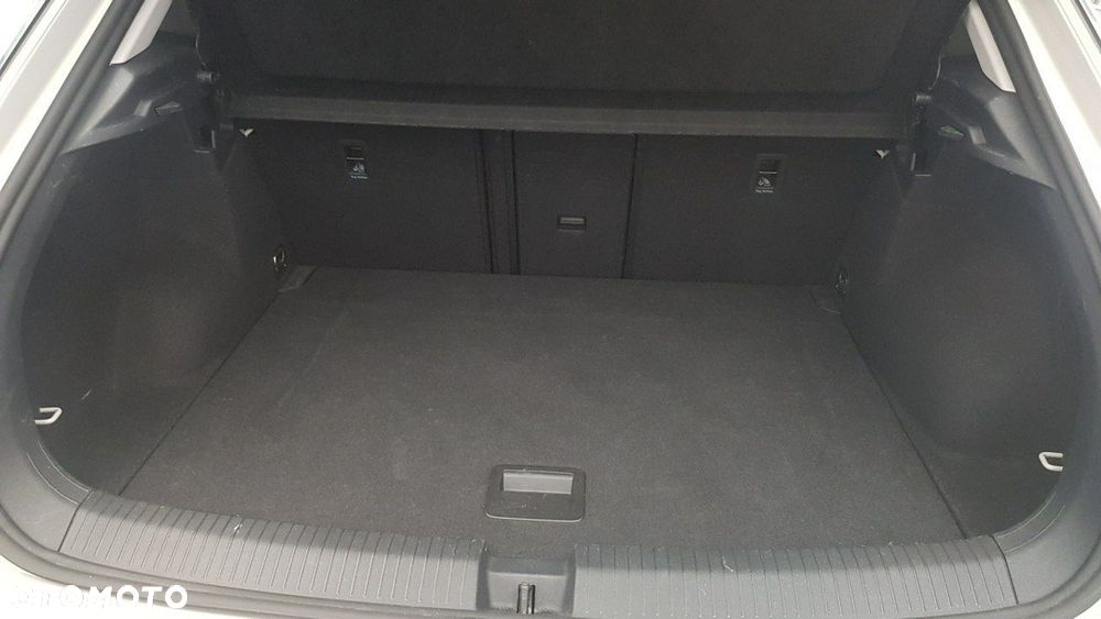 Volkswagen T-Roc - 17