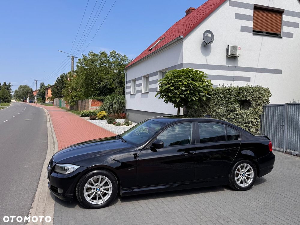 BMW Seria 3 320d DPF Efficient Dynamics Edition - 2