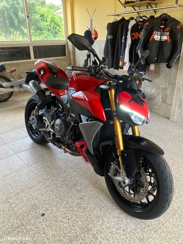 Ducati Streetfighter V2S - 2