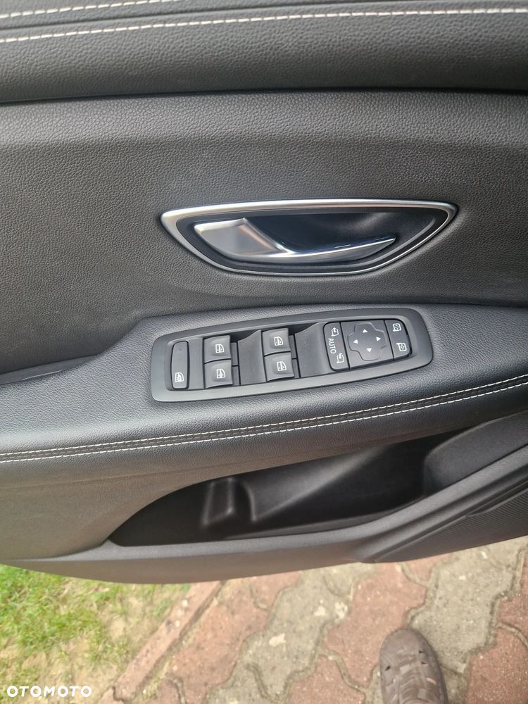Renault Scenic 1.3 TCe FAP Intens - 8