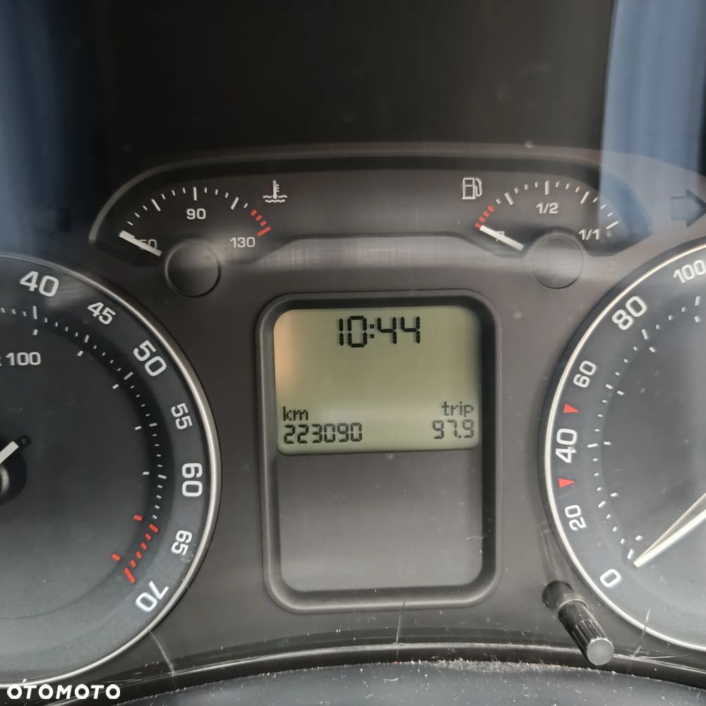 Skoda Octavia 1.6 Ambiente EU5 - 10