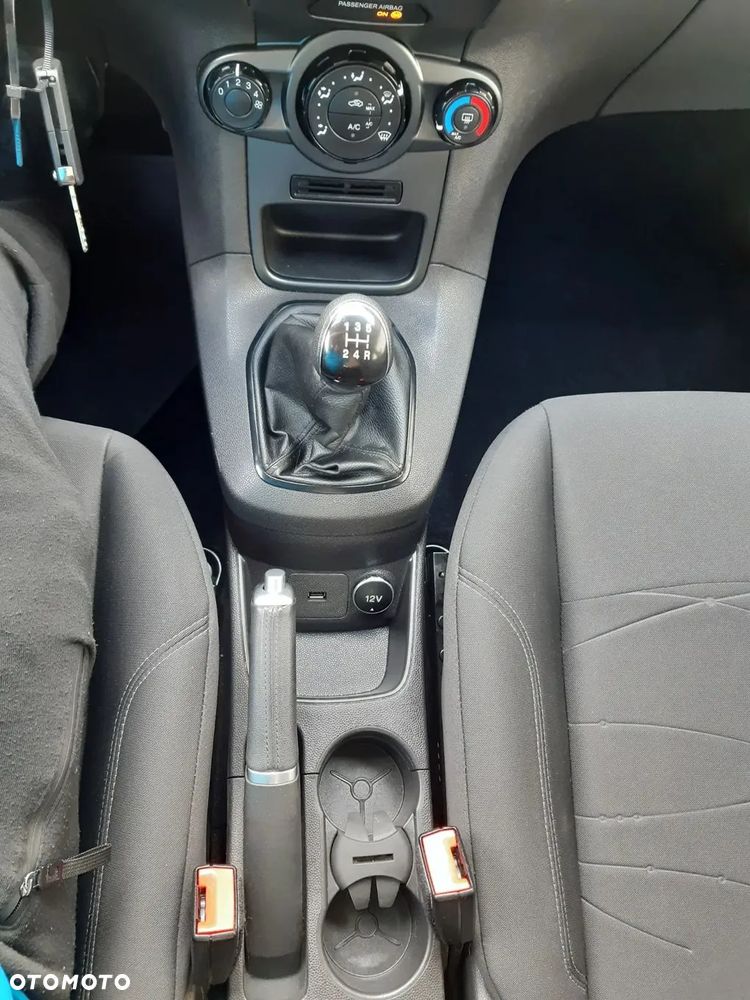 Ford Fiesta - 26