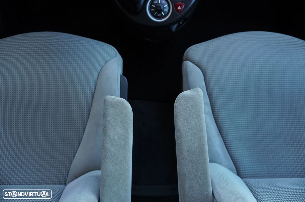 Peugeot 807 2.0 HDi Navteq - 39