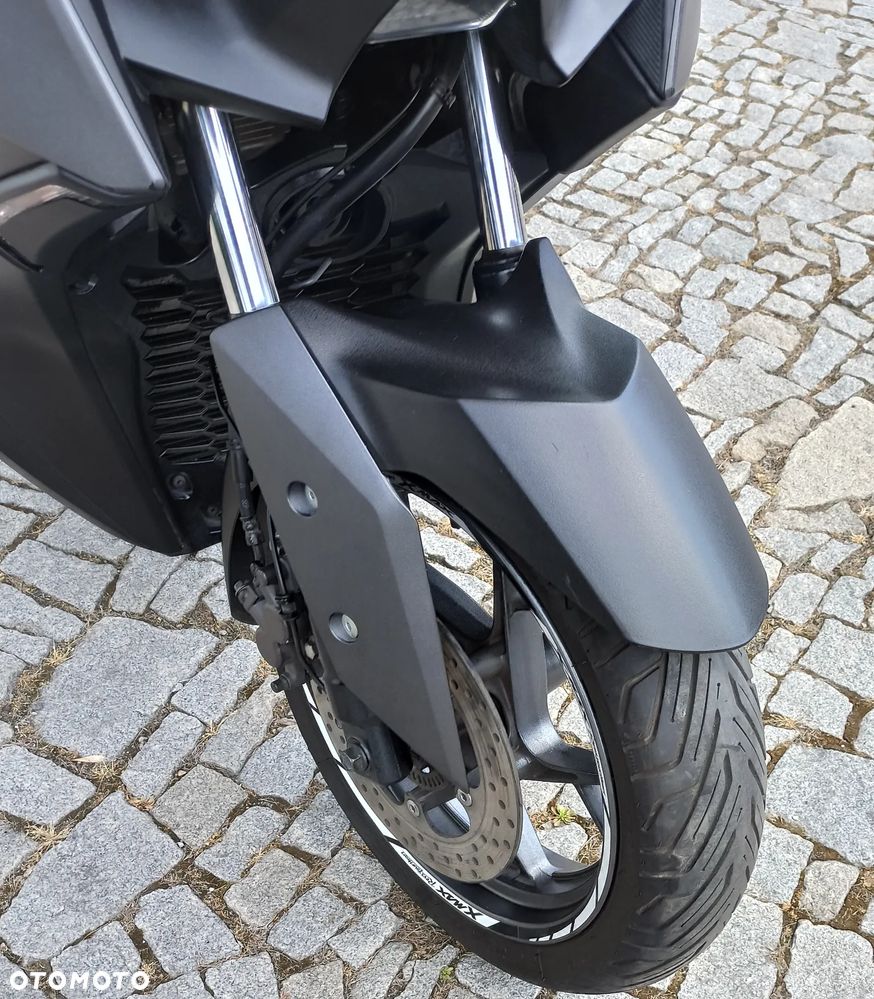 Yamaha X-max - 9