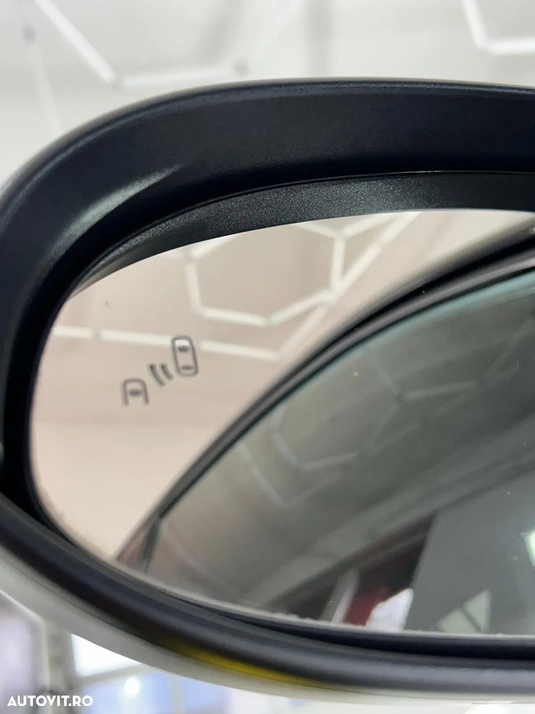 Toyota C-HR Hybrid Style Selection - 13