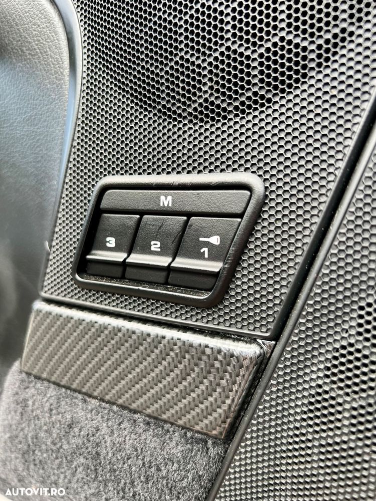 Porsche 911 Carrera - 27