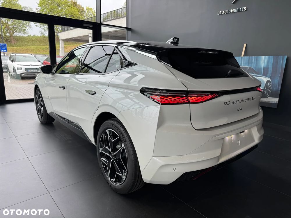 DS Automobiles N°4 1.2 mHEV Pallas eDCS6 - 13