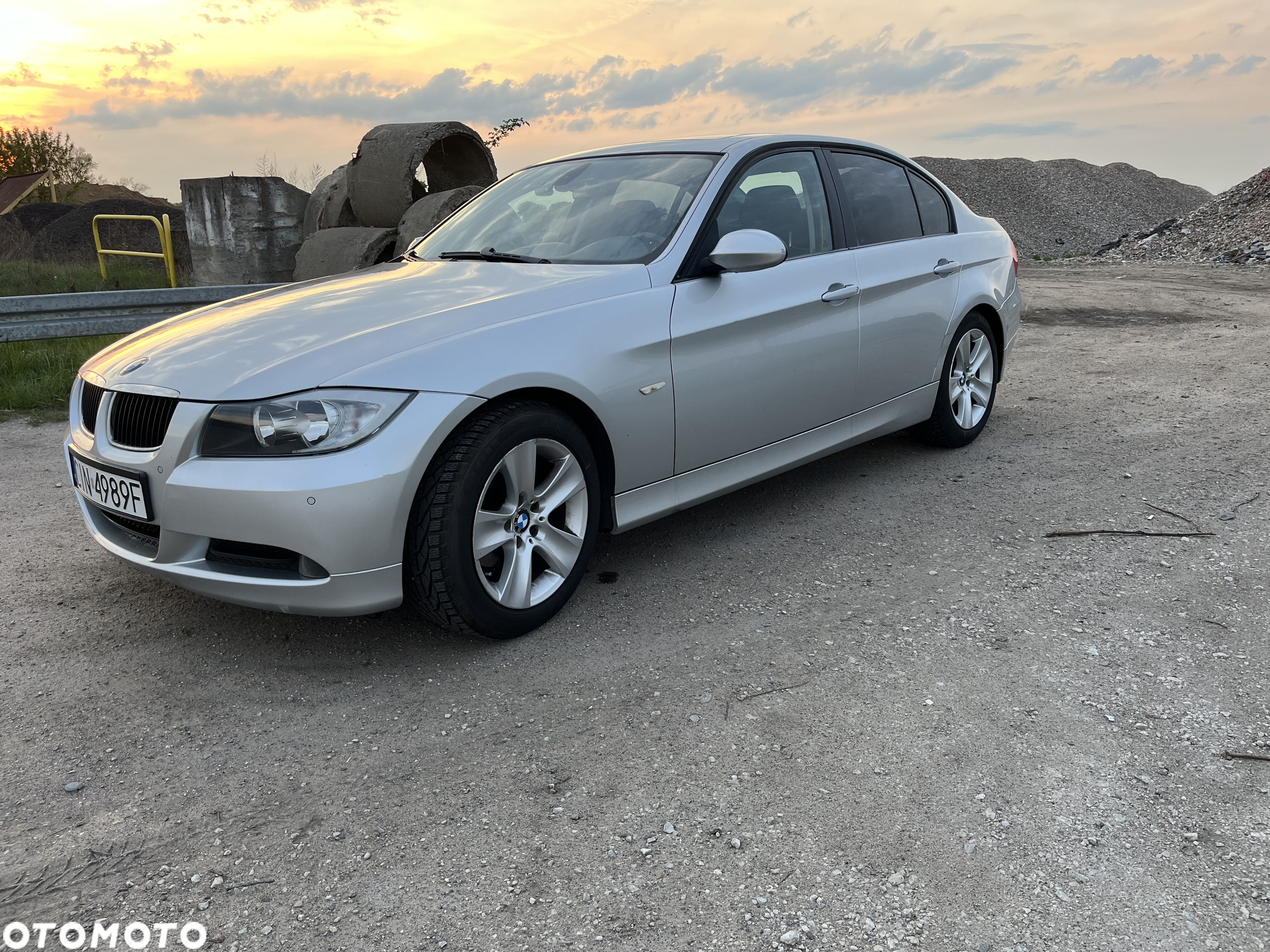 BMW Seria 3 318i - 1