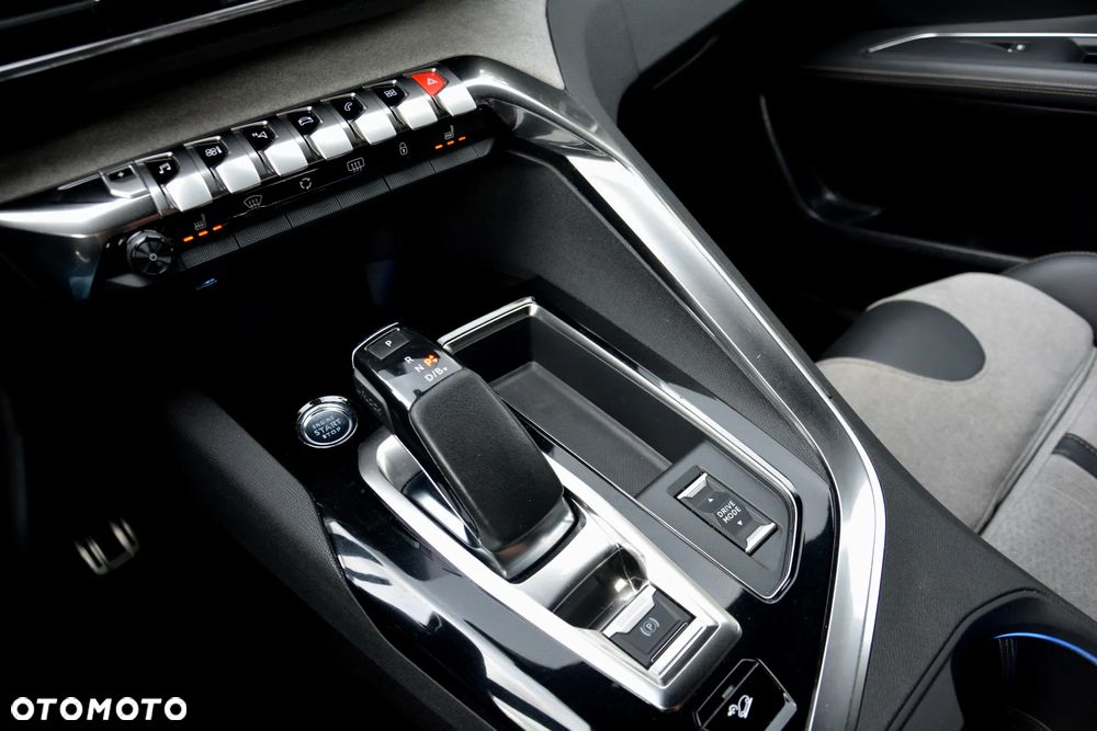 Peugeot 3008 Hybrid4 300 e-EAT8 GT - 35
