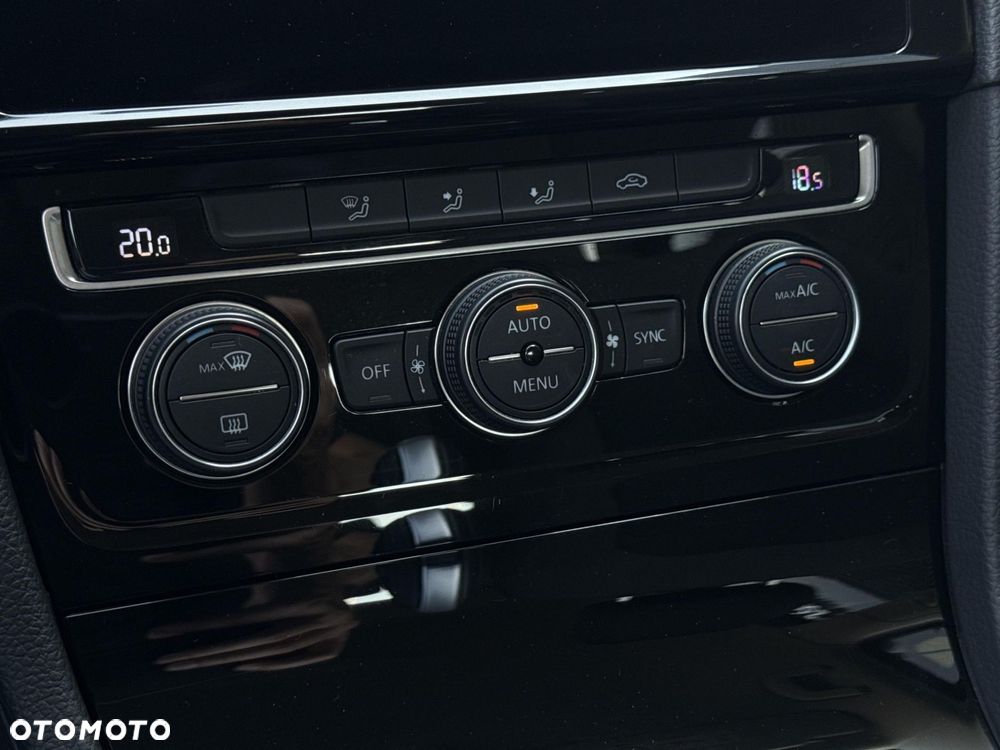 Volkswagen Golf - 15