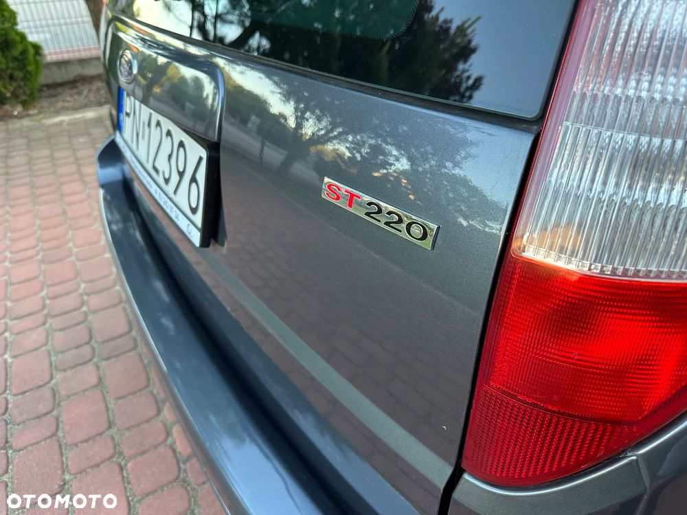 Ford Mondeo V6 ST 220 - 7