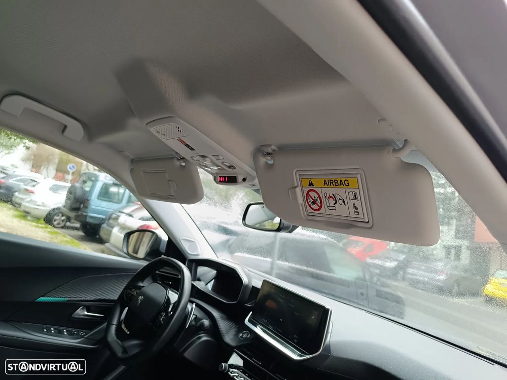 Peugeot 2008 PureTech 130 EAT8 Allure - 22