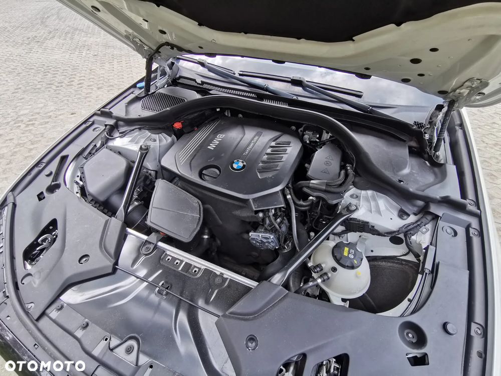 BMW Seria 5 520d xDrive Luxury Line sport - 28