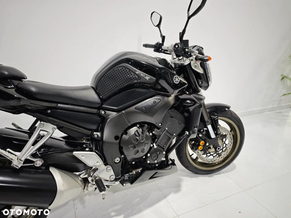 Yamaha FZ - 8