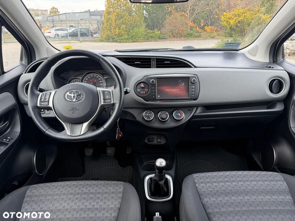 Toyota Yaris 1.0 Premium - 11
