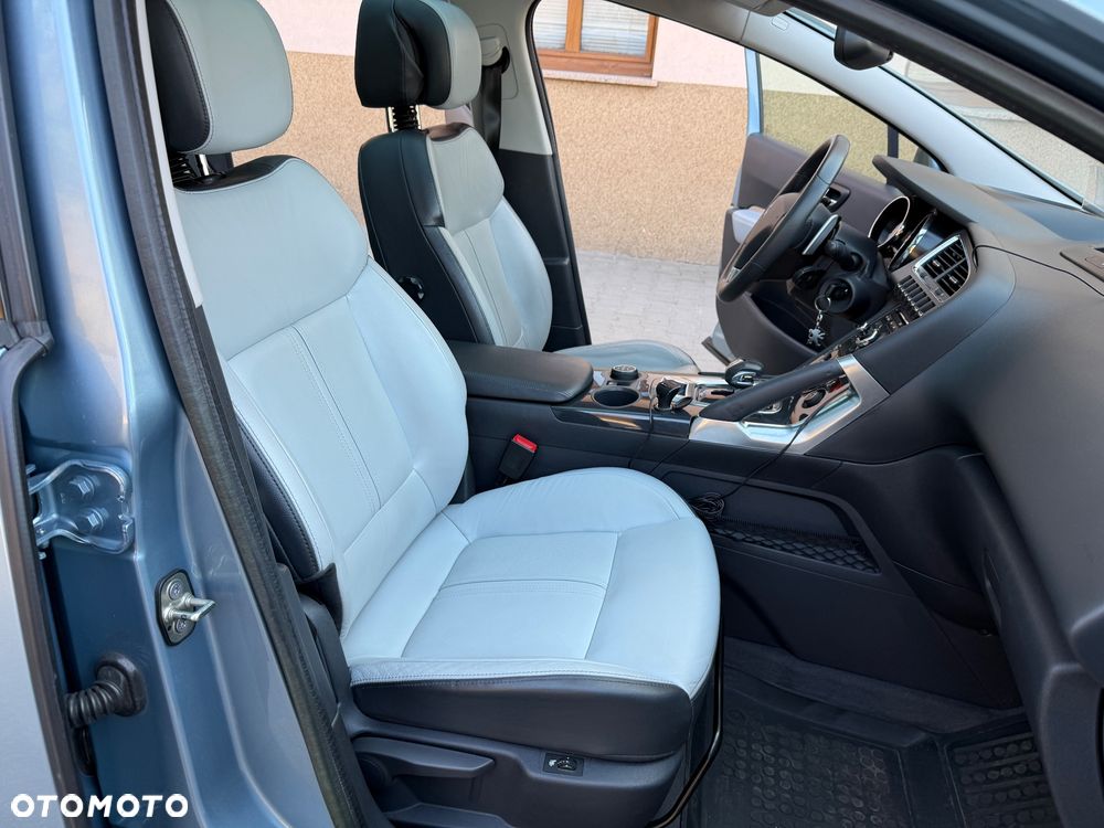 Peugeot 3008 Hybrid4 - 16