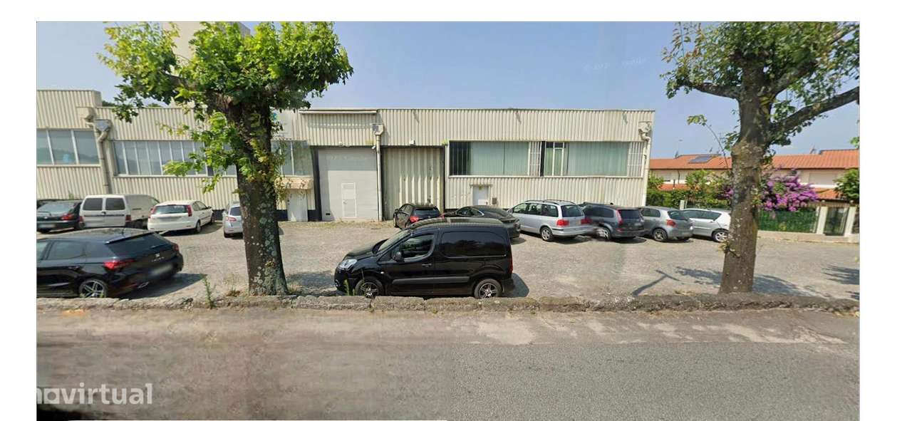Armazém de 3 frentes com cerca 800m² e com muita Luz natural. - Grande imagem: 3/9