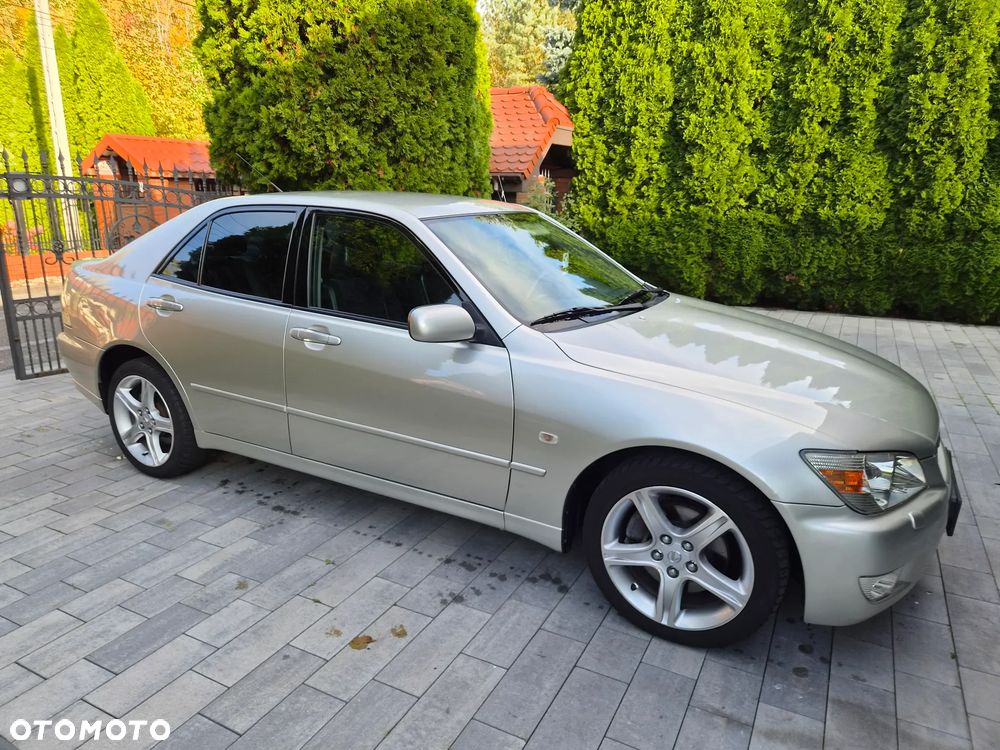 Lexus IS - 1
