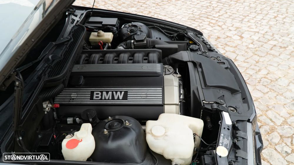 BMW 325 i - 18