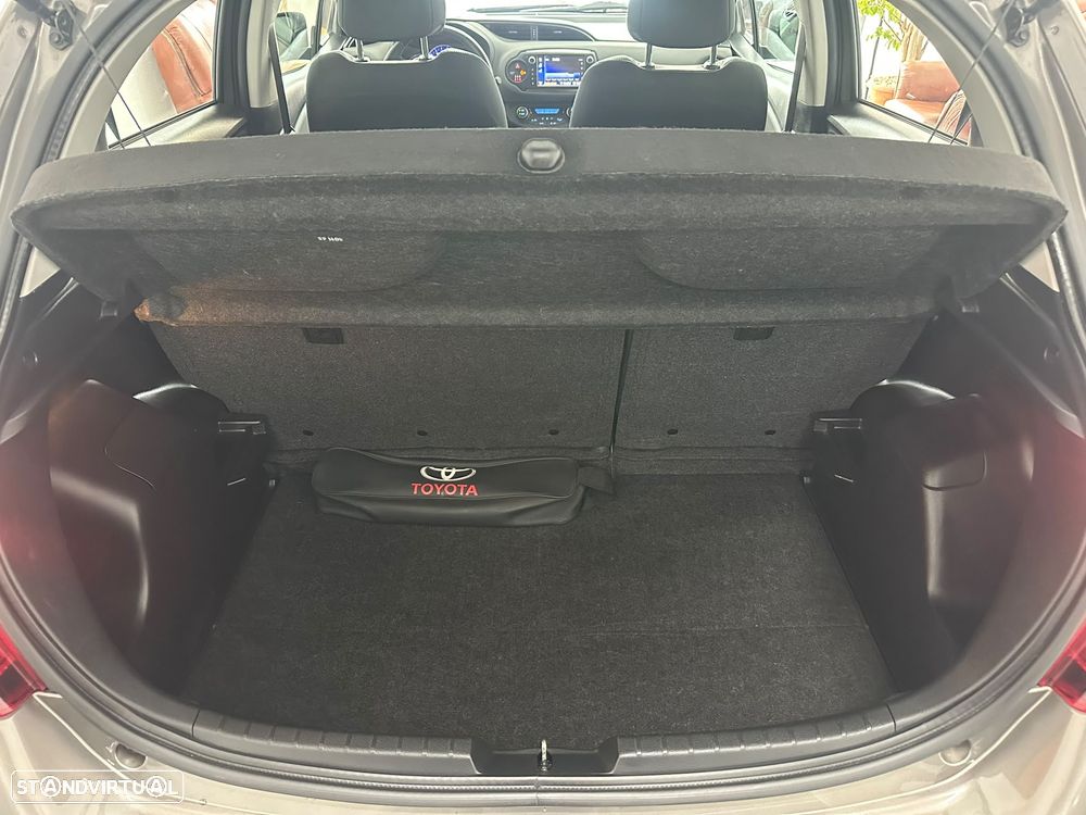 Toyota Yaris 1.5 HSD Active - 26