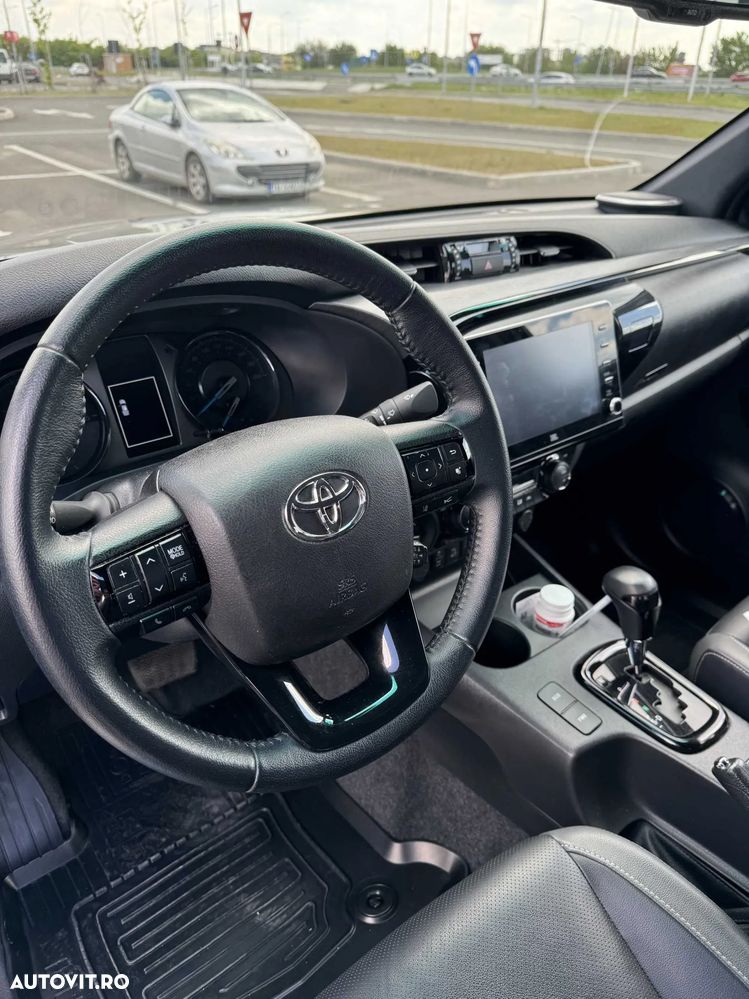 Toyota Hilux 2.8D 204CP 4x4 Double Cab AT Invincible - 3