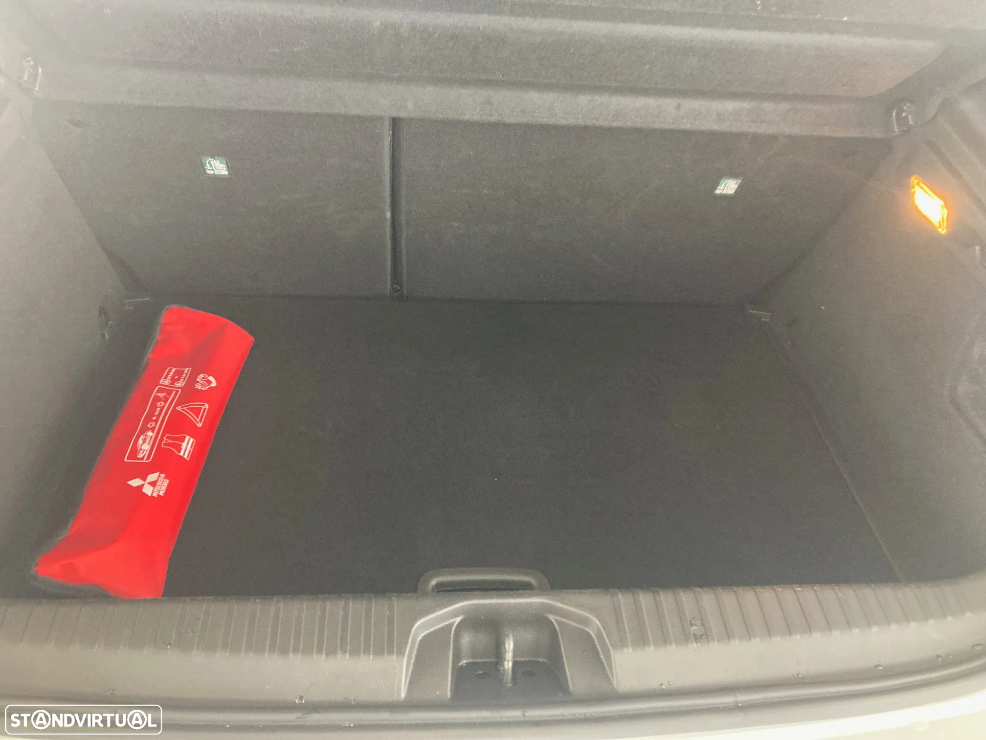 Mitsubishi Colt 1.0 MPI-T Invite - 9