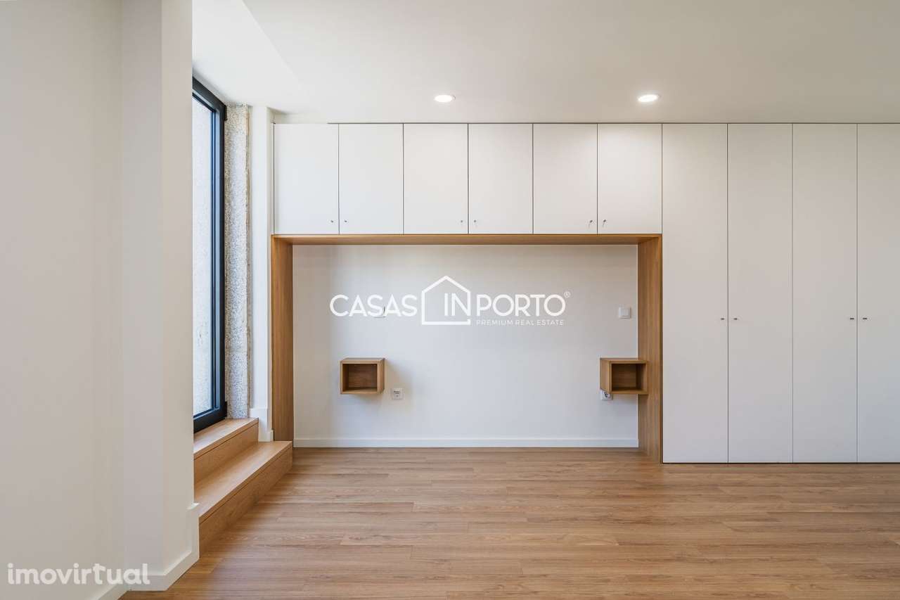 Apartamento com varanda no centro do Porto - Grande imagem: 3/13