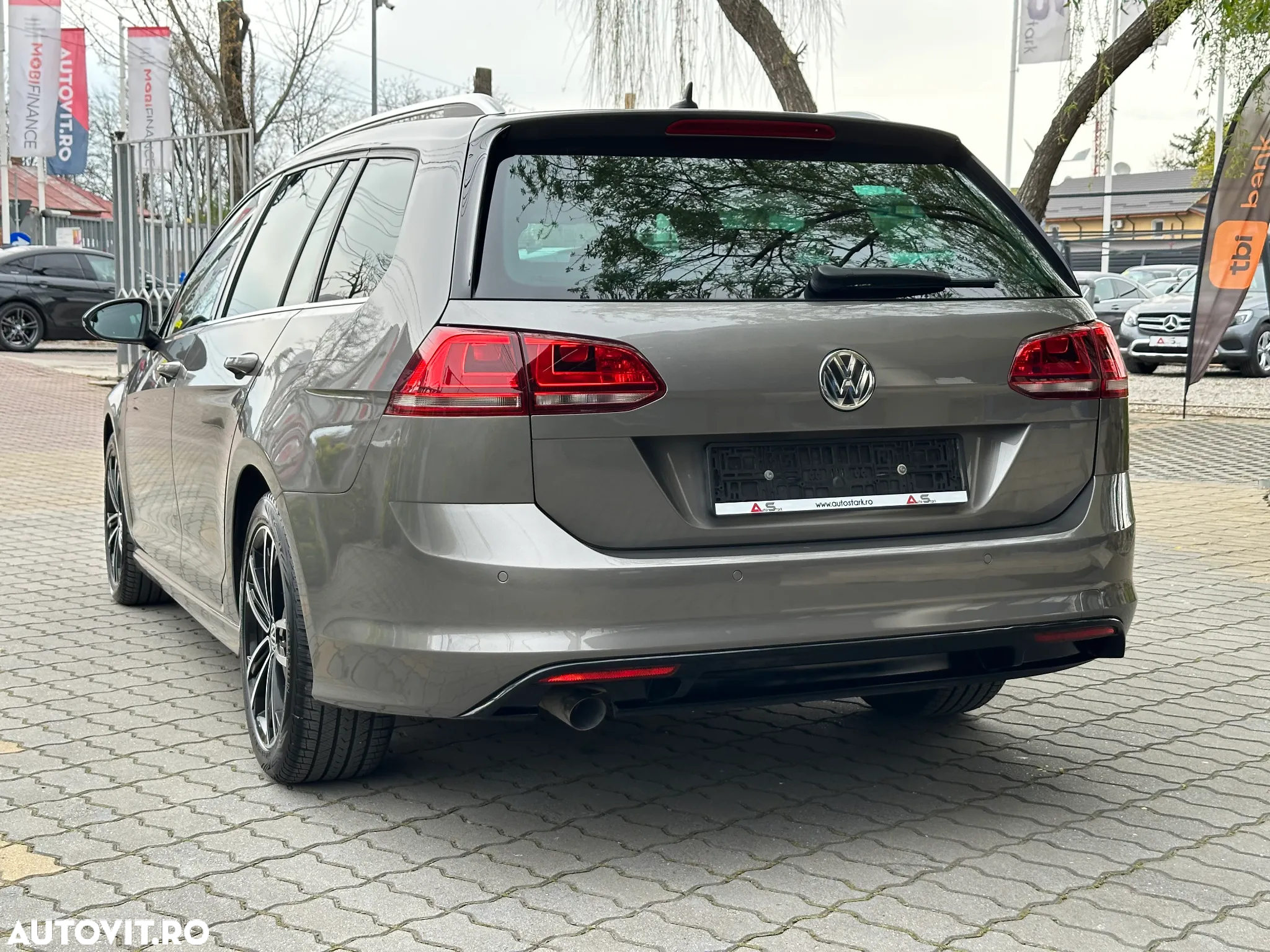 Volkswagen Golf Variant 1.6 TDI BlueMotion Technology DSG Comfortline - 5