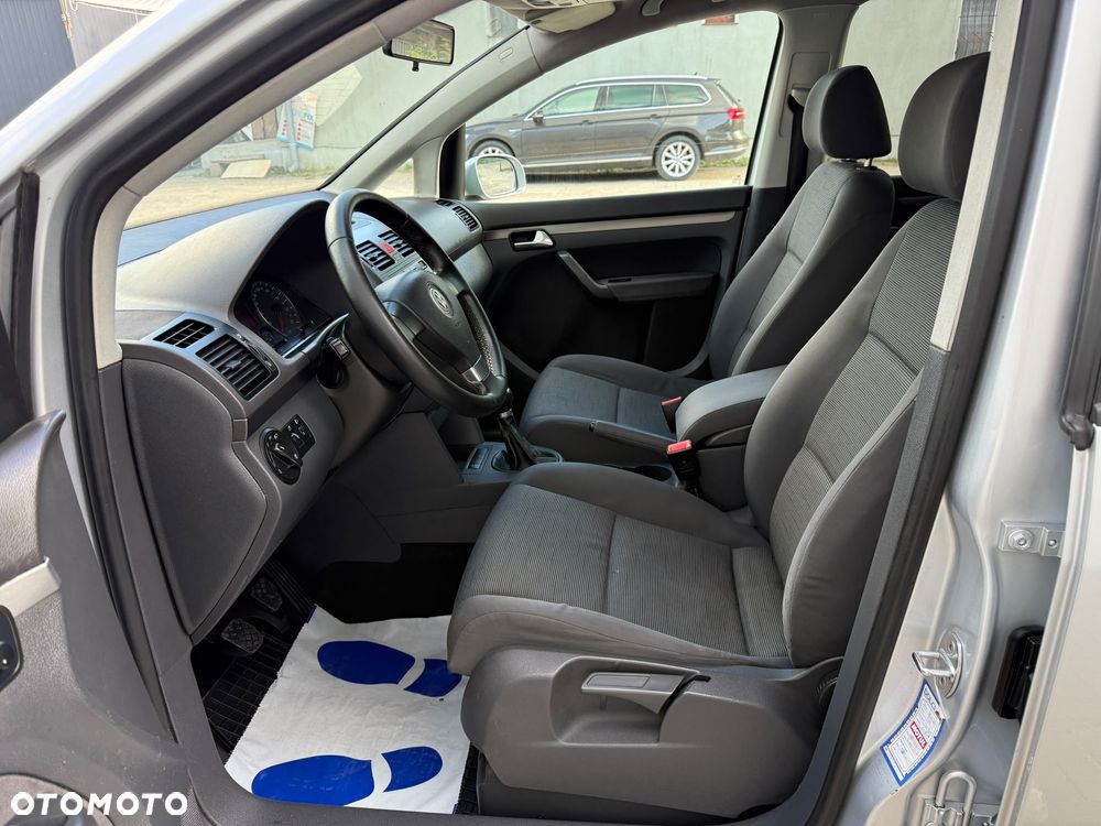 Volkswagen Touran 1.6 Welcome - 18