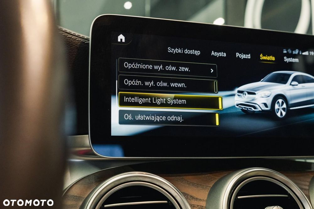 Mercedes-Benz GLC 300 e 4-Matic - 25