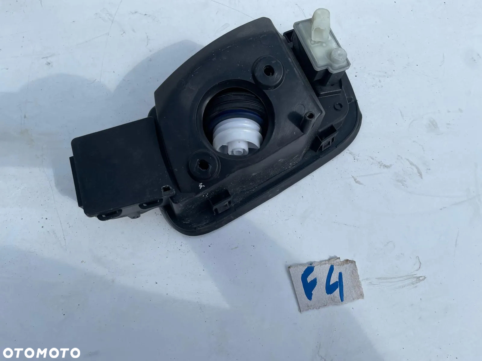 KLAPKA WLEWU PALIWA RENAULT ARKANA 781207870R - 2