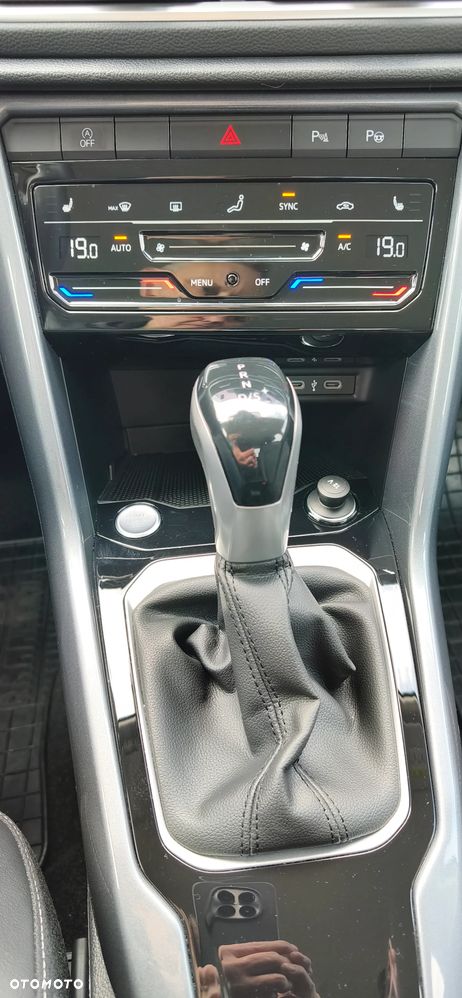 Volkswagen T-Roc - 13