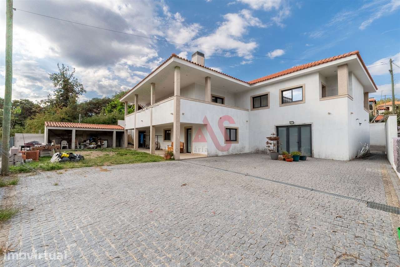 Moradia T3 Moderna com Excelente Espaço Exterior em Airães, Felgueiras - Grande imagem: 2/32