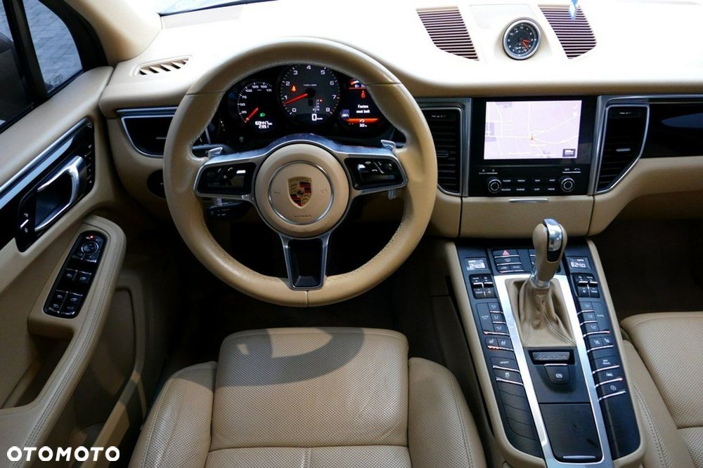 Porsche Macan S - 26