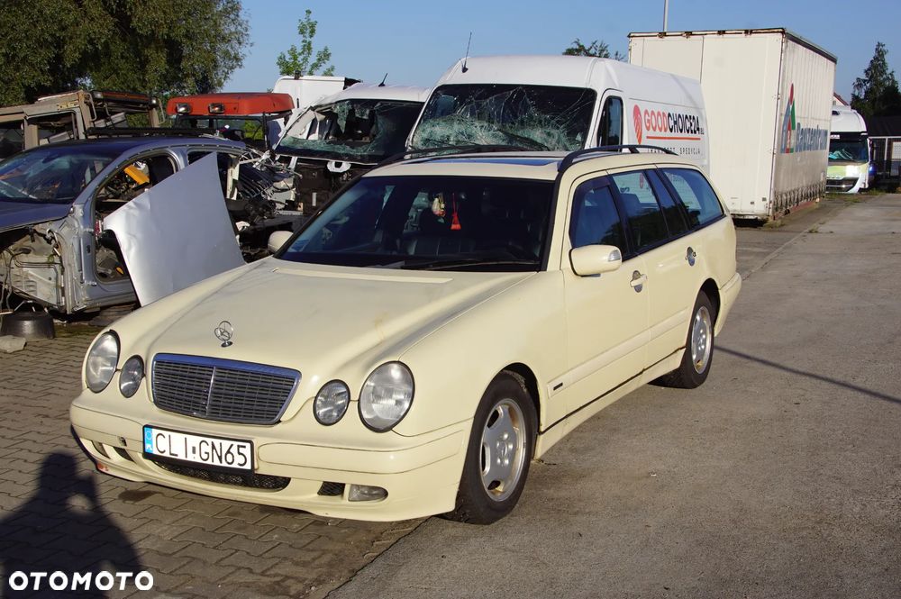 Auto na części - Mercedes E-Klasa W210 Lift 220 CDI 2.2 CDI 143 KM 611961 722699 623 1999R Silnik Skrzynia Maska Klapa Drzwi Szyba Lusterko Klamka Błotnik Deska Kokpit Sterownik Moduł Licznik - 1