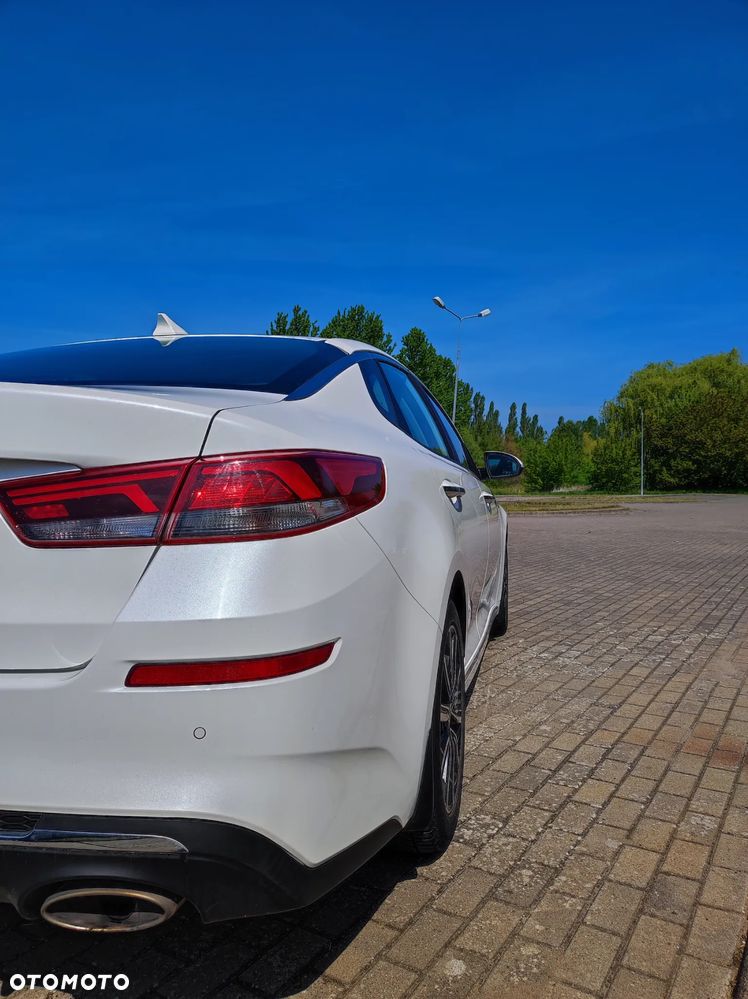 Kia Optima 2.0 L - 7