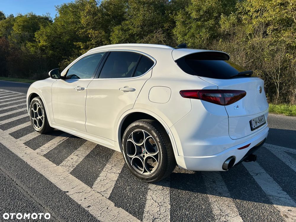 Alfa Romeo Stelvio 2.0 Turbo TI Q4 - 9
