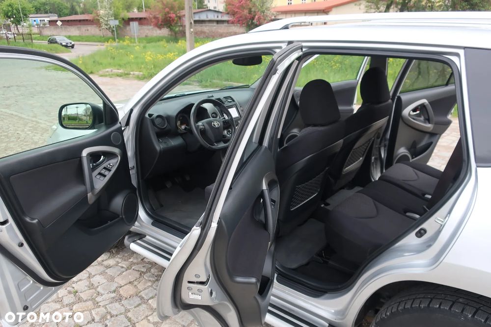 Toyota RAV4 2.2 D-4D 4x4 Executive - 11