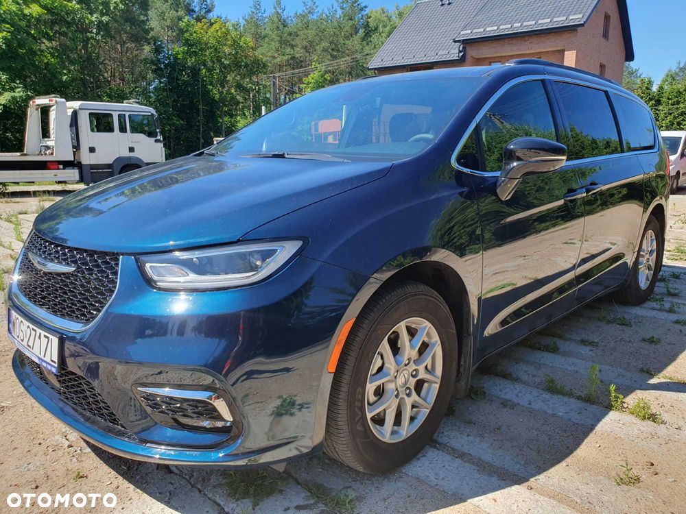 Chrysler Pacifica - 4