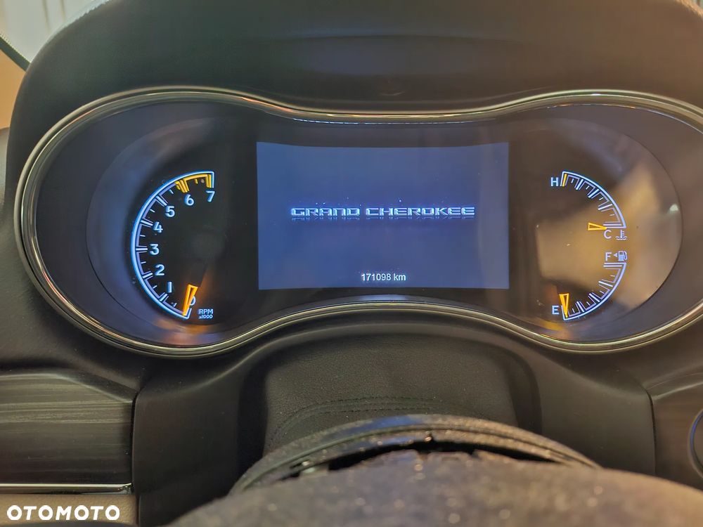 Jeep Grand Cherokee - 22