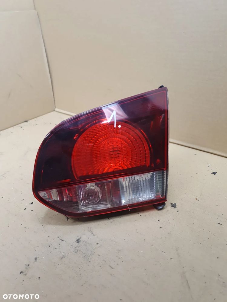 . LAMPA PRAWA W KLAPE VOLKSWAGEN GOLF 6 - 4