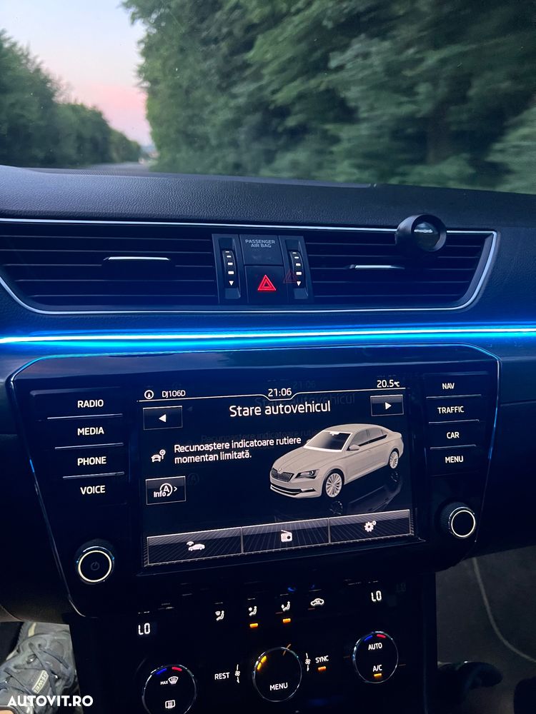 Skoda Superb 2.0 TDI DSG Style - 27
